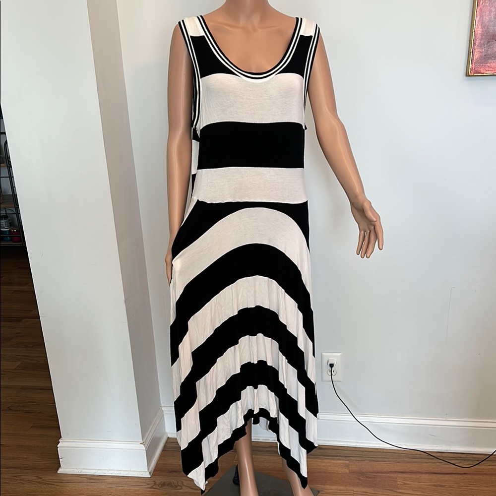 Black and White Striped Sleeveless Dress